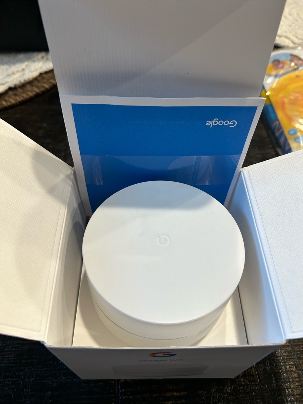 Google White Wi‑Fi Point - Home Router - Picture 8 of 9